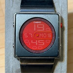 Casio Futurist LA-2001-1A Vintage Digital Watch 2999 Mod Red Display Men's 2001